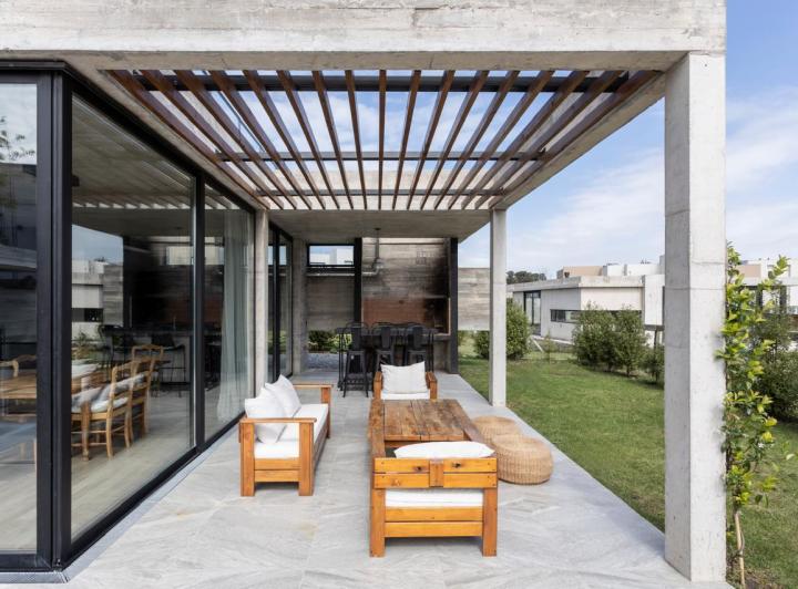 Casa · 200m² · 4 Ambientes · 2 Cocheras