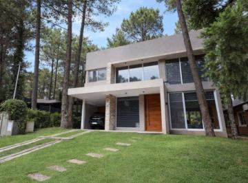 Casa de 4 ambientes, Costa del Este · Oportunidad! Casa Premium en Costa del Este