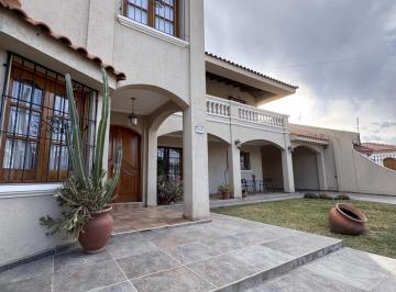 Casa · 601m² · 10 Ambientes · 3 Cocheras · Venta Casa Sobre Avda. Lima. San Martín