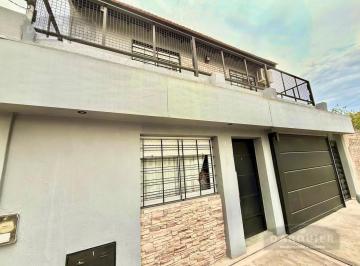 Casa · 438m² · 3 Dormitorios · 1 Cochera · Adrogue - 3 Dorm. - 2 Plantas