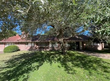 Casa · 306m² · 7 Ambientes · 1 Cochera · Vendo Casa en Pinamar de La Sirena Todo en Planta Baja