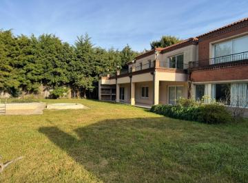 Casa · 346m² · 6 Ambientes · 4 Cocheras · Casa en Venta Barrio Los Tacos