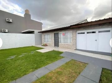 Casa de 3 ambientes, Miramar · Oportunidad: Venta - Casa a 2 Cuadras de La Costa