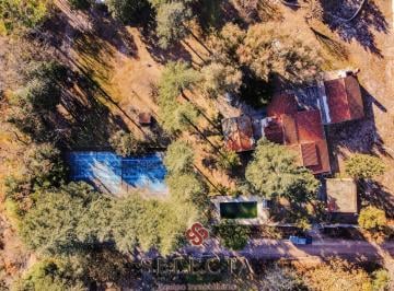 Casa · 419m² · 9 Ambientes · 3 Cocheras · Casa en Venta en Tanti - 6700 m² Terreno con Bajada Al Río!