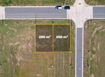 Terreno · 250m² · Dos Lotes Contiguos en Venta - Docta Central - Apto. Dúplex