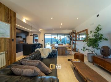 Casa · 156m² · 4 Ambientes · Duplex de Calidad a Estrenar!