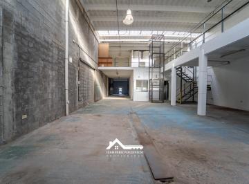 Bodega-Galpón · 415m² · 5 Ambientes · 4 Cocheras · Galpon con 200 m² de Oficinas, y Galpón 200 m² con Entrepiso!