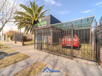 Casa · 140m² · 4 Ambientes · 2 Cocheras · Amplia Casa de 3 Dorm. en Marques de Sobremonte