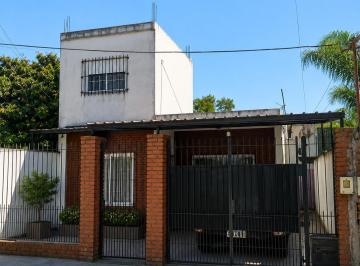 Casa Venta 180m² de 4 ambientes · Casa de 180 m² con 3 Dorm. en Venta en Quilmes