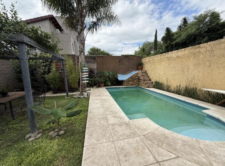 Casa en venta en Villa Quisquisacate · 6 ambientes