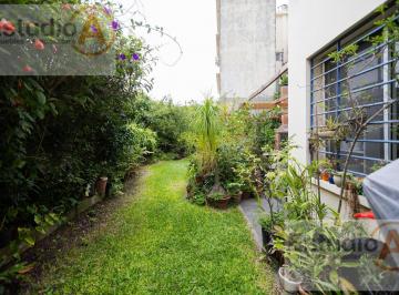 Casa · 180m² · 5 Ambientes · 1 Cochera · Casa en La Lucila - Vias/libert. 4 Dorm., amplio Parque, Piscina!