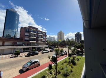 Foto1 · Apartamento en Venta de 2 Dorm. en Península, Punta del Este