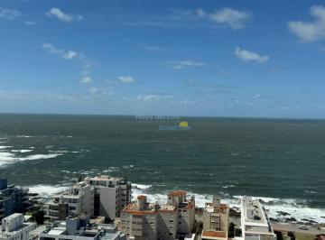 Foto1 · Apartamento en Venta de 2 Dorm. y Servicio en Torre Van Gogh, Península, Punta del Este