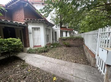 Casa · 140m² · 4 Ambientes · 1 Cochera · Venta Casa Ituzaingó 4 Ambientes Jardin con Quincho y Parrilla