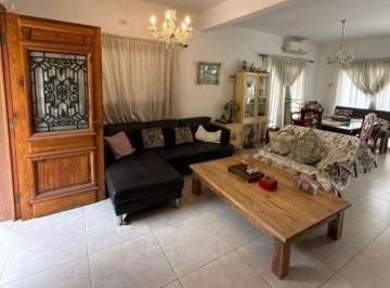 Casa · 120m² · 5 Ambientes · 1 Cochera · Casa en Venta 5 Ambientes Barrio Parque Jorge Newbery Excelente Estado