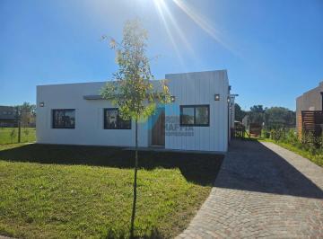 Casa · 145m² · 4 Ambientes · 2 Cocheras · Casa en Venta en San Pablo, Pilar, G. B. a. Zona Norte
