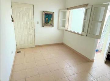 PH · 70m² · 2 Ambientes · 1 Cochera · Depto T/casa en Alquiler de La Peña 1100 Wilde