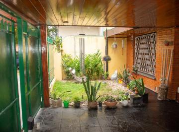 Casa · 106m² · 3 Ambientes · 1 Cochera · Venta Casa 3 Amb. C/cochera - Lote Propio 181 m² - J. L. Suárez