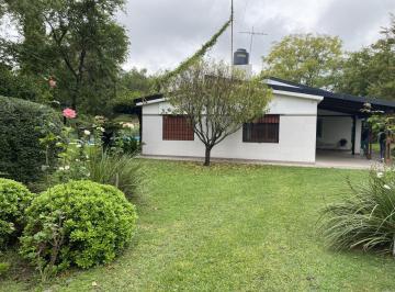 Casa · 183m² · 6 Ambientes · 1 Cochera · Casa Quinta en Oliveros