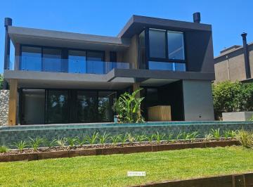 Casa · 411m² · 6 Ambientes · 2 Cocheras · Casa Chalet en Venta en El Yacht, Nordelta, Tigre