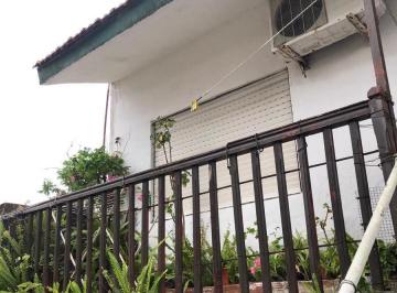 Casa · 130m² · 3 Ambientes · ¡Oportunidad! Dos Casas Más Local Comercial