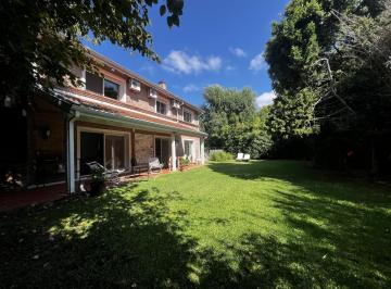 Casa · 240m² · 6 Ambientes · Casa en Rincon del Arca