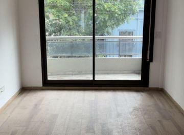 Departamento de 3 ambientes, Caballito · Departamento en Alquiler en Caballito de 3 Amb de 120 m con Patio y Cochera Cubierta
