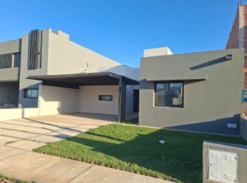 Casa de 5 ambientes, Córdoba · Nobu Town/docta - Casa a Estrenar en Venta - Pago Inicial + 48 Cuotas - 3 Dorm - 2baños - Cochera Doble - Asador