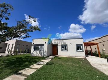 Casa · 120m² · 4 Ambientes · 1 Cochera · Venta de Casa en Una Planta Lote Interno - Santa Emilia Pilar del Este