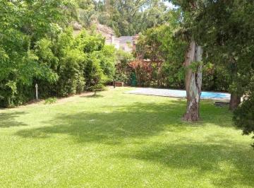 Casa · 350m² · 6 Ambientes · 4 Cocheras · Casa en Venta en Pilar Joven, Pilar