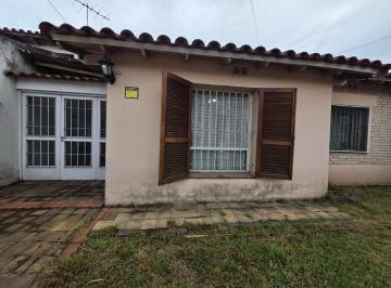 Casa · 100m² · 3 Ambientes · 3 Cocheras · Casa en Venta Barrio Aeronáutico
