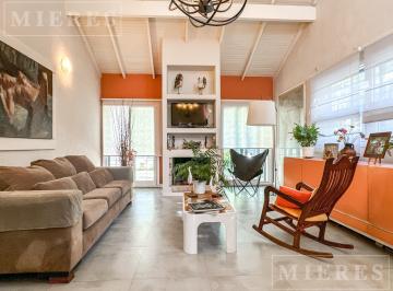 Casa · 165m² · 2 Dormitorios · 2 Cocheras · Casa en Venta en Las Lomas - Santa Rita