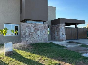 Casa de 6 ambientes, Luján de Cuyo · Casa Premium en Barrio Alma Gardenia – Terreno 500 m² | Sup. Cubierta 220 m²