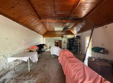 Bodega-Galpón · 156m² · 1 Ambiente · Galpon en Alquiler - Zona Comercial Barrio Ludueña