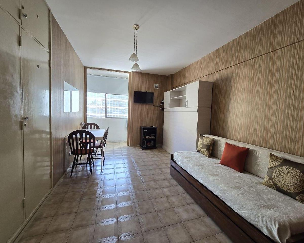 1 ambiente con balcon al contrafrente