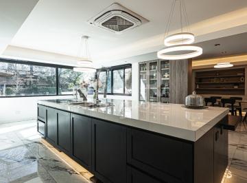 Casa · 800m² · 8 Ambientes · 10 Cocheras · Casa en Venta Highland Park Country Club, Pilar - 6 Lotes - Cancha Tenis - Reciclada