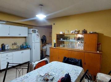 Departamento · 120m² · 6 Ambientes · 1 Cochera · Pizurno 734