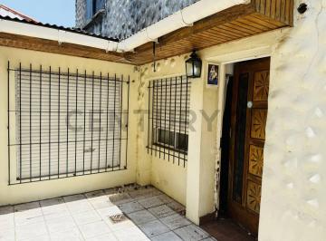 Casa · 80m² · 3 Ambientes · 1 Cochera · Venta PH 3 Ambientes en Olivos con Garaje y Patio– Apto Crédito –