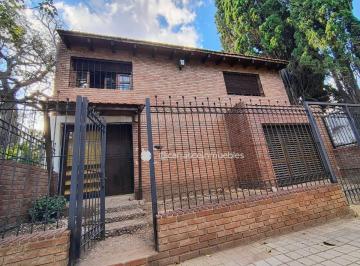 Casa de 9 ambientes, Córdoba · Alquiler Bº Bajo Palermo. 3 Dorm y 2 Baños. "A Muy Pocos m de Av Octavio Pinto"