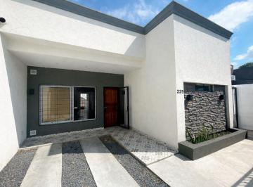 Casa · 100ha · 3 Ambientes · 1 Cochera · Casa 3 Amb. a Estrenar, Ituzaingo Sur a Dos Cuadras de La Estacion!
