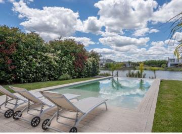 Casa · 845m² · 5 Ambientes · Casa a Laguna en Venta. Amueblada o Sin Muebles! Oportunidad!