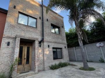 Casa · 200m² · 5 Ambientes · 3 Cocheras · Hermosa Casa 5 Ambientes, Galeria con Parrilla y Pileta en Barrio Cerrado Las Cortaderas