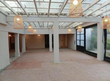 Local comercial · 1651m² · 4 Ambientes · Casona en San Vicente - Local Comercial