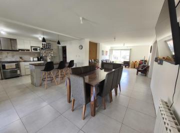Casa · 360m² · 9 Ambientes · 3 Cocheras · Casa en Venta en Comarca de Allende - 3 Dorm. - Apta Credito