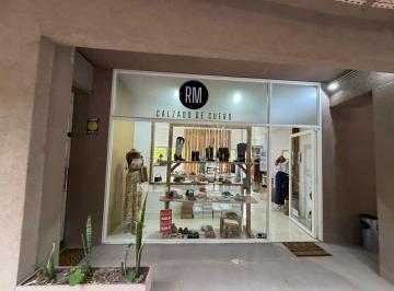 Local comercial · 32m² · Local en Alquiler en Pilar, G. B. a. Zona Norte, Argentina