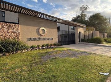 Casa · 160m² · 4 Ambientes · 2 Cocheras · Apta Credito - Complejo Cerrado - Arguello - Tres Dorm.