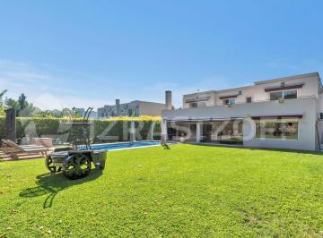 Casa · 332m² · 7 Ambientes · 2 Cocheras · Casa en Venta en Ayres del Pilar con 4 Dorm. y Escritorio de Excelente Calidad