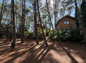 Hotel · 169m² · Complejo de 7 Cabañas a 3 Cuadras de La Playa en El Bosque de Mar Azul