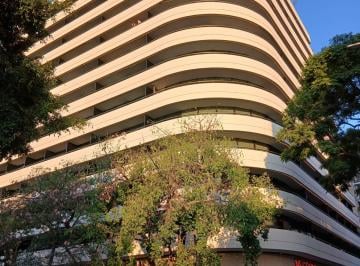 Fachada Edificio · Departamento Amueblado en Torre Armani (Deco Recoleta)