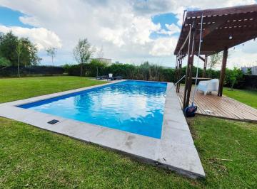 Casa · 147m² · 4 Ambientes · 6 Cocheras · Venta Casa San Sebastian Apta Credito